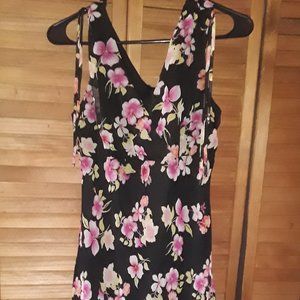 New York & Co Black Pink Floral Chiffon Sleevles Empire Waist  VNeck Lined Dress